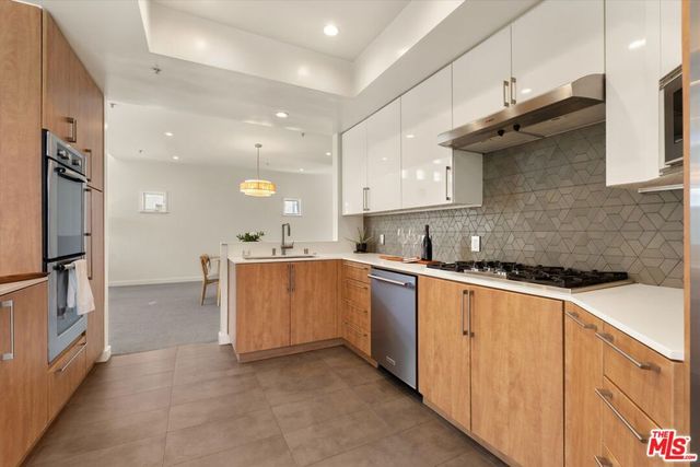 3002 3rd Street 304, Santa Monica, CA 90405