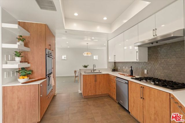 3002 3rd Street 304, Santa Monica, CA 90405