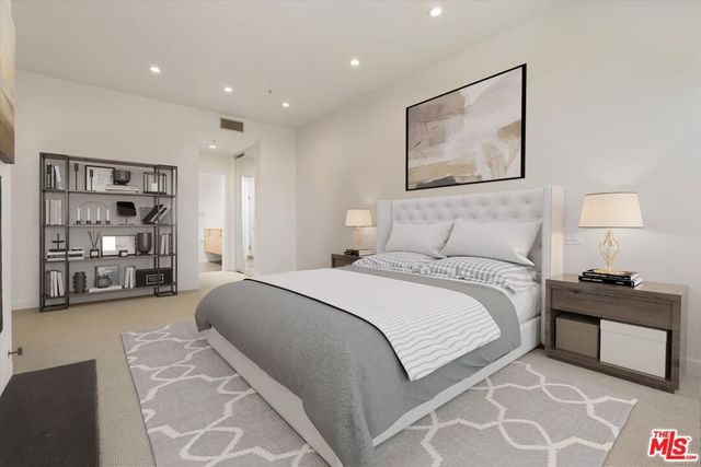 3002 3rd Street 304, Santa Monica, CA 90405