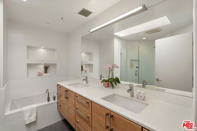 3002 3rd Street 304, Santa Monica, CA 90405