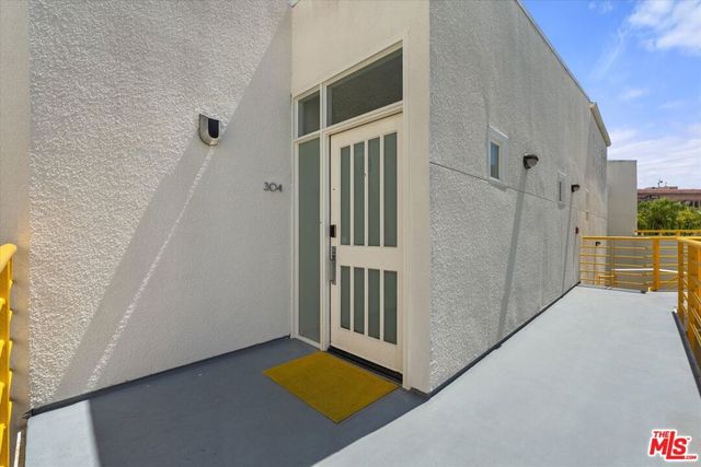 3002 3rd Street 304, Santa Monica, CA 90405