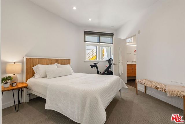 3002 3rd Street 304, Santa Monica, CA 90405