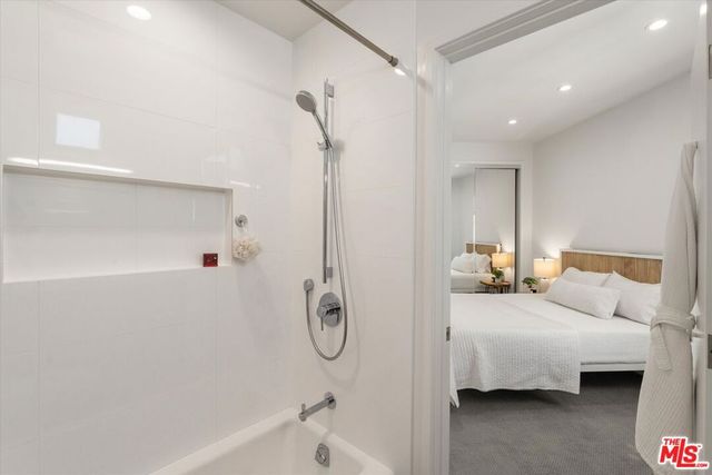 3002 3rd Street 304, Santa Monica, CA 90405