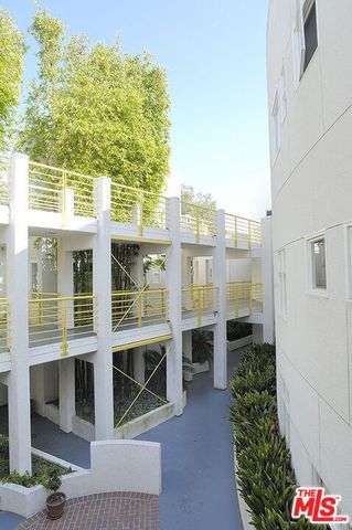 3002 3rd Street 304, Santa Monica, CA 90405