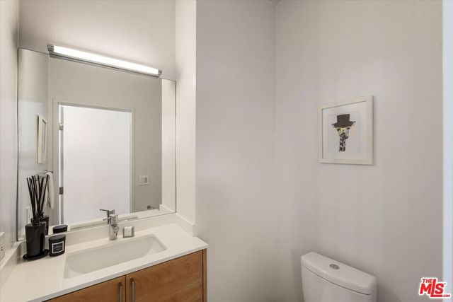 3002 3rd Street 304, Santa Monica, CA 90405