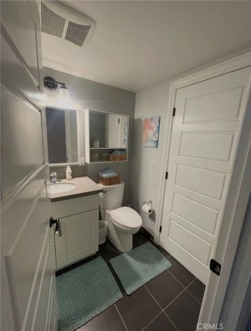 2367 Elden, Costa Mesa, CA 92627