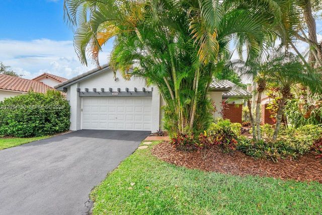 2073 Montpeliar, Weston, FL 33326