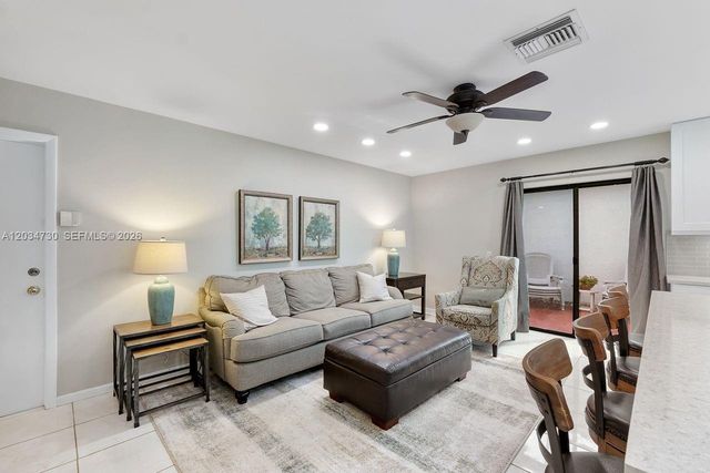 2073 Montpeliar, Weston, FL 33326