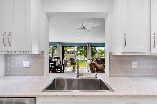 2073 Montpeliar, Weston, FL 33326