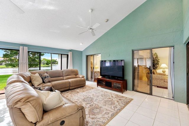 2073 Montpeliar, Weston, FL 33326