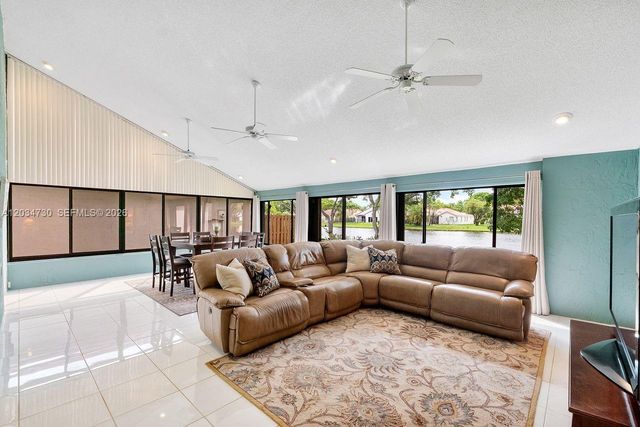 2073 Montpeliar, Weston, FL 33326