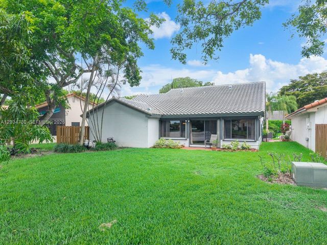 2073 Montpeliar, Weston, FL 33326