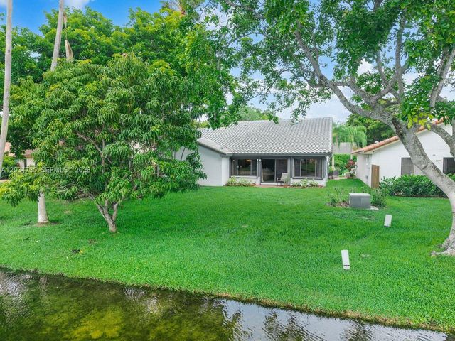 2073 Montpeliar, Weston, FL 33326