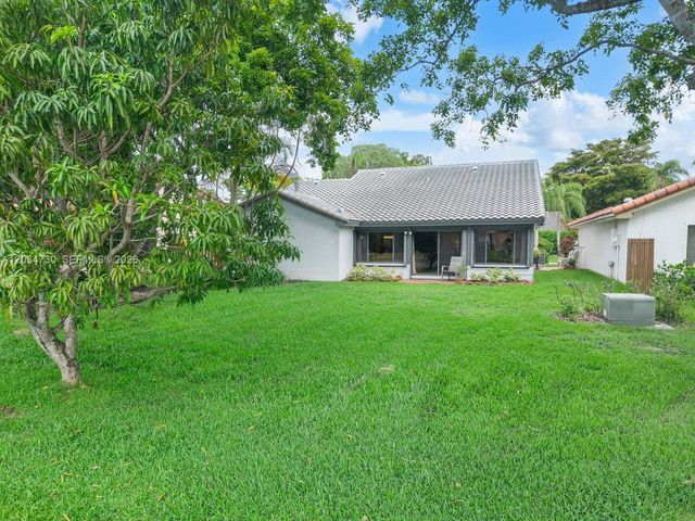 2073 Montpeliar, Weston, FL 33326