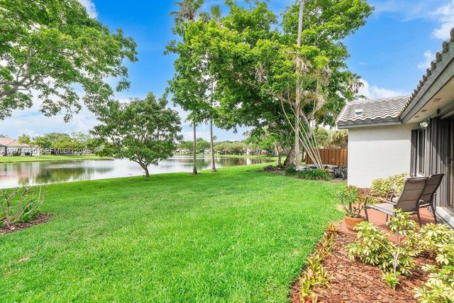 2073 Montpeliar, Weston, FL 33326