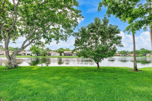2073 Montpeliar, Weston, FL 33326