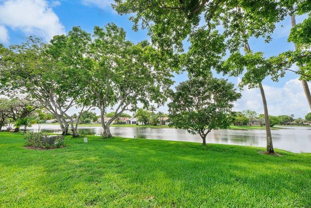 2073 Montpeliar, Weston, FL 33326