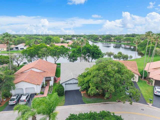 2073 Montpeliar, Weston, FL 33326