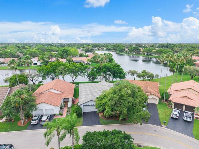 2073 Montpeliar, Weston, FL 33326