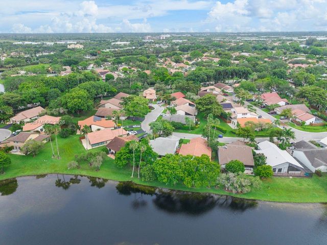 2073 Montpeliar, Weston, FL 33326