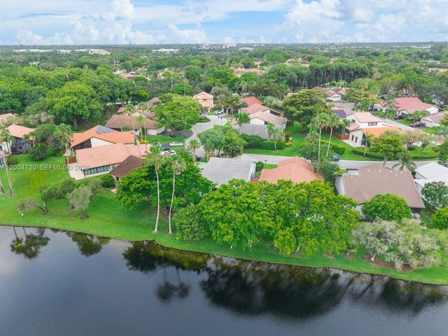 2073 Montpeliar, Weston, FL 33326