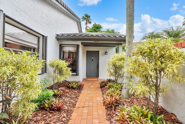 2073 Montpeliar, Weston, FL 33326