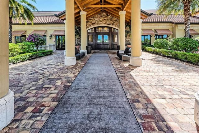 9815 Giaveno CT 1234, Naples, FL 34113