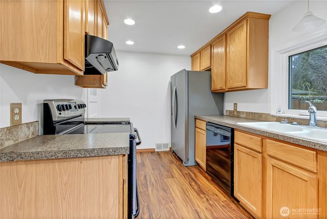 1008 -1008B S Huson Street, Tacoma, WA 98405