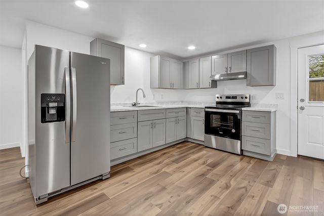 1008 -1008B S Huson Street, Tacoma, WA 98405