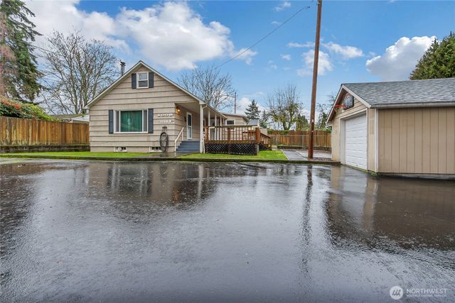 1008 -1008B S Huson Street, Tacoma, WA 98405