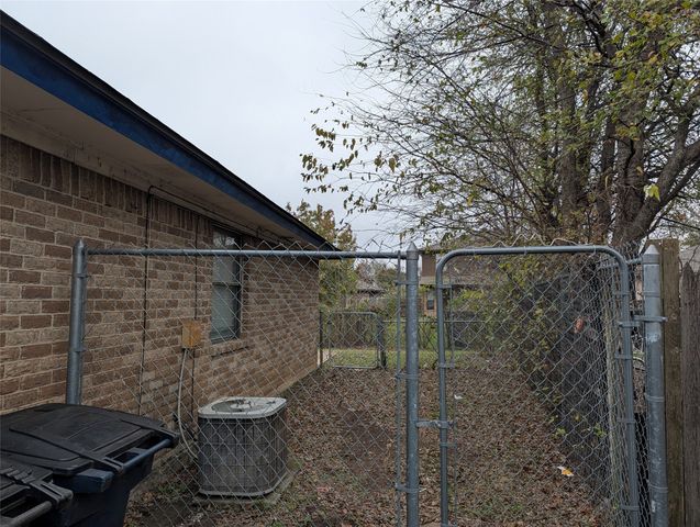 6709 Ridgecrest Court, Fort Worth, TX 76133