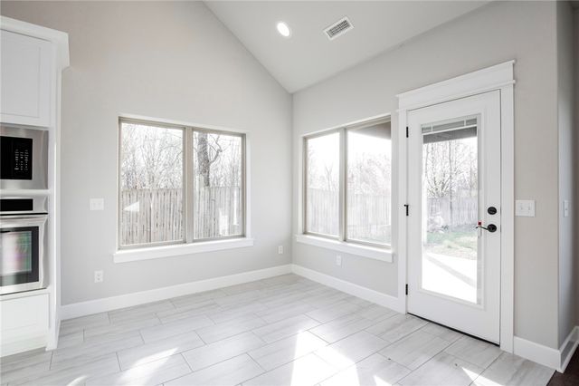 2 Hebrides Circle, Bella Vista, AR 72715