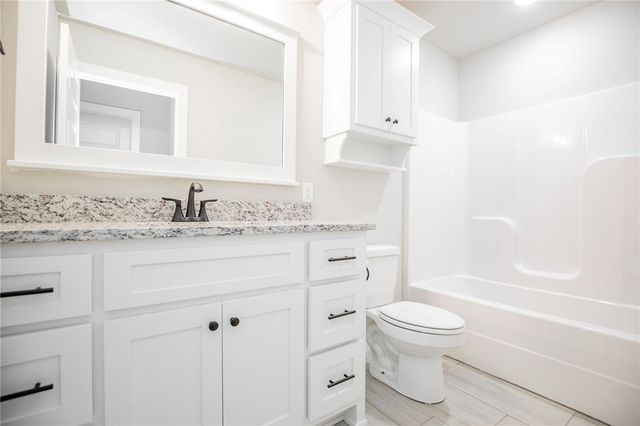 2 Hebrides Circle, Bella Vista, AR 72715