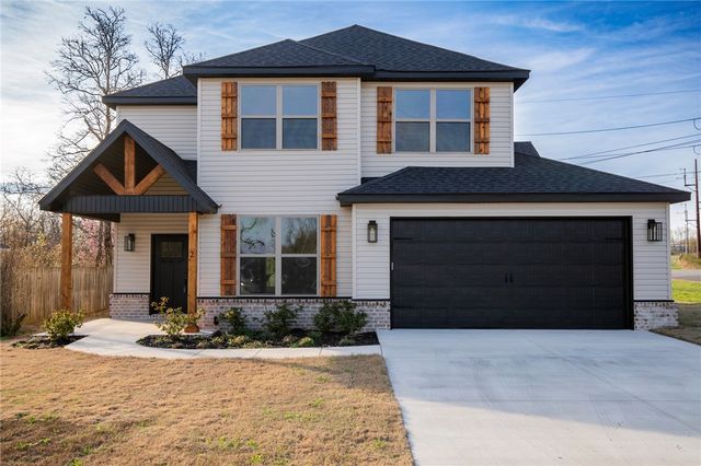 2 Hebrides Circle, Bella Vista, AR 72715