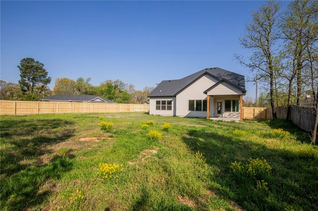 2 Hebrides Circle, Bella Vista, AR 72715