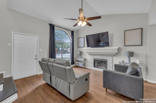 10202 Aurora Fld, San Antonio, TX 78245