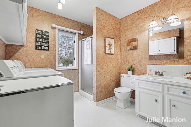 4701 Maplehollow Court SE, Grand Rapids, MI 49508