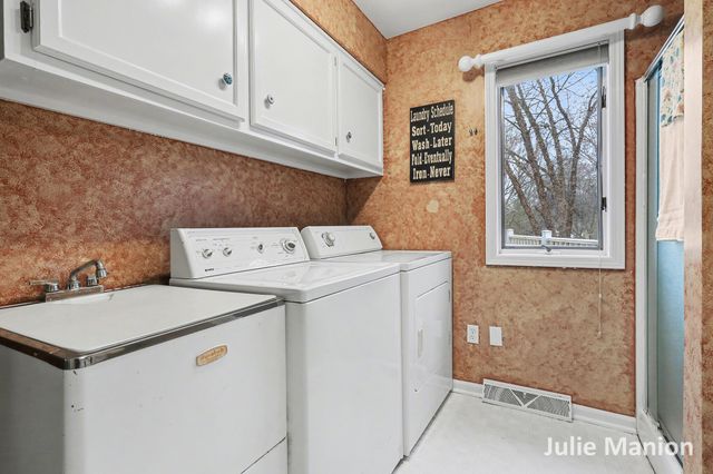 4701 Maplehollow Court SE, Grand Rapids, MI 49508