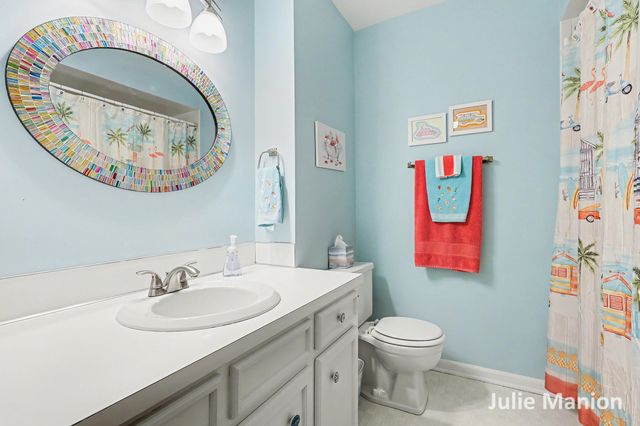 4701 Maplehollow Court SE, Grand Rapids, MI 49508