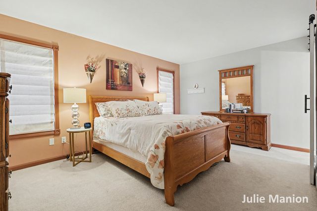 4701 Maplehollow Court SE, Grand Rapids, MI 49508