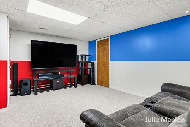 4701 Maplehollow Court SE, Grand Rapids, MI 49508