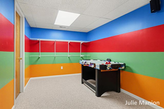 4701 Maplehollow Court SE, Grand Rapids, MI 49508