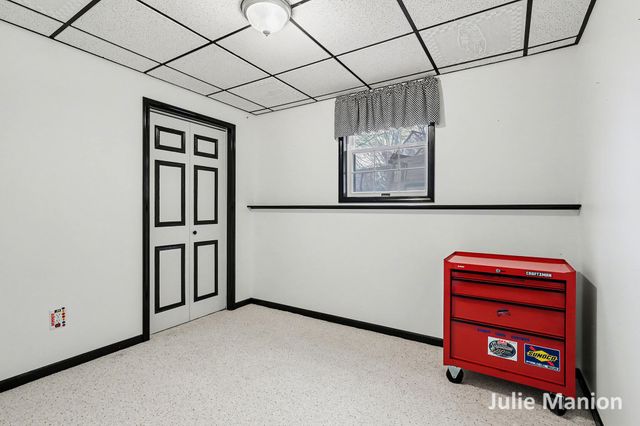 4701 Maplehollow Court SE, Grand Rapids, MI 49508