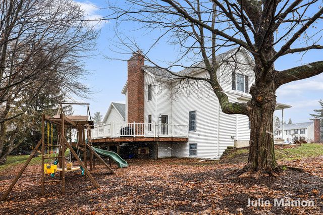 4701 Maplehollow Court SE, Grand Rapids, MI 49508