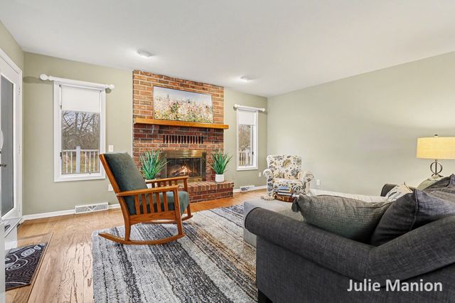 4701 Maplehollow Court SE, Grand Rapids, MI 49508