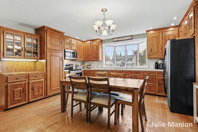 4701 Maplehollow Court SE, Grand Rapids, MI 49508