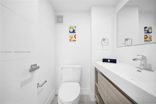 250 180th Dr 554, Sunny Isles Beach, FL 33160