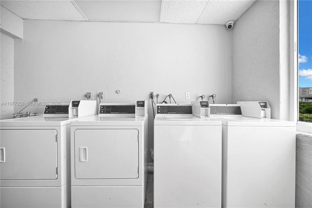 250 180th Dr 554, Sunny Isles Beach, FL 33160