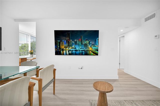 250 180th Dr 554, Sunny Isles Beach, FL 33160