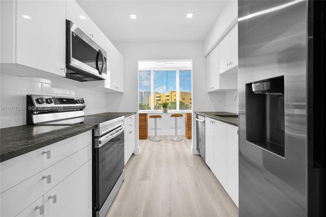 250 180th Dr 554, Sunny Isles Beach, FL 33160